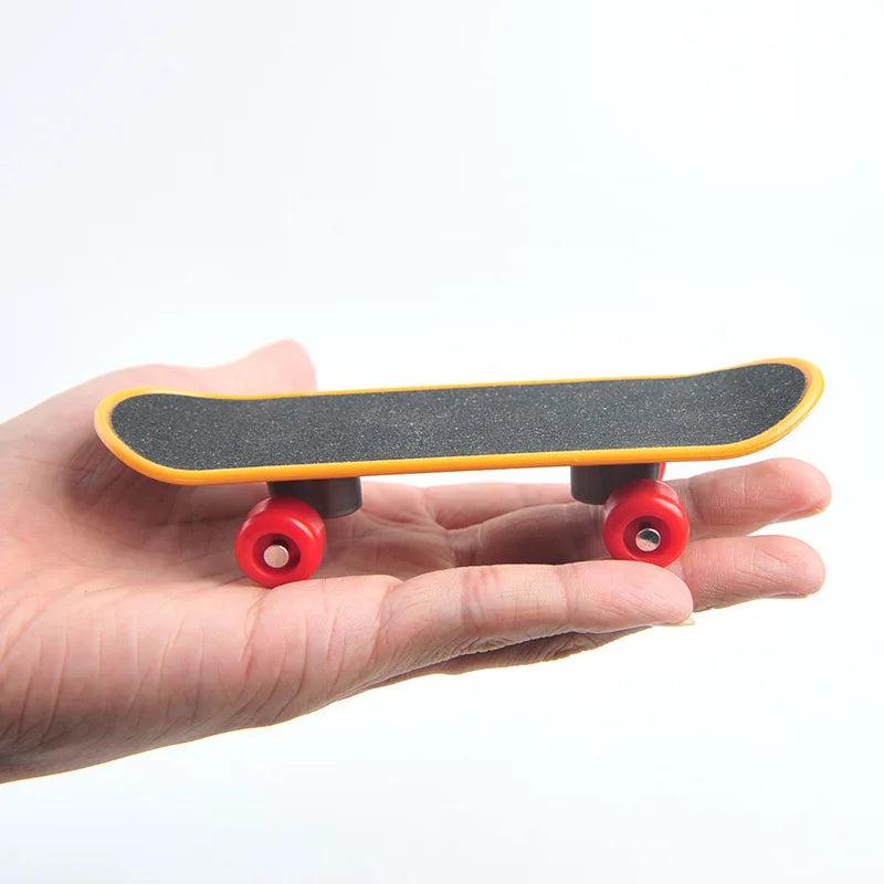 Mini Skateboard Training Toy for Birds | Bon Bon Bird Toys